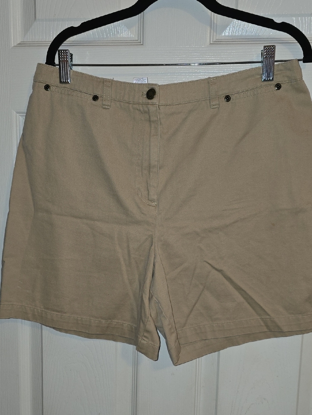 Jones New York Khaki Bermuda Shorts‎